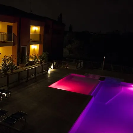 Ai Tre Fienili Hotel apartamentowy Ponti sul Mincio